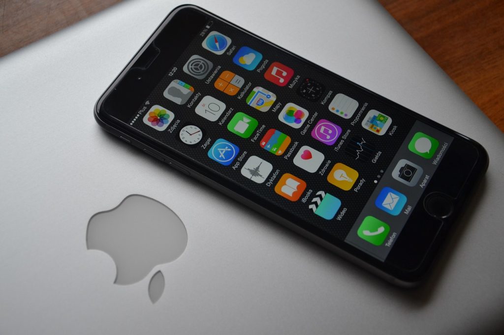 Keunggulan iPhone dan MacBook dari Pro Bet Store